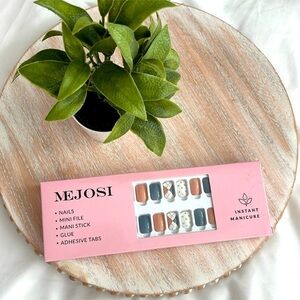 Mejosi Instant Manicure Set - Coral and Navy